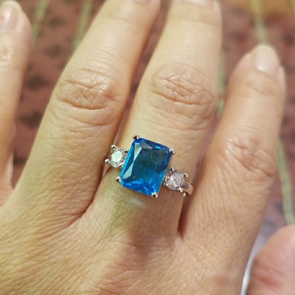 Sterling Silver Blue Topaz Princess Cut Ring - Picture 7 of 8